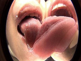 痴女レズに見つめられながらベロキスで迫られる僕　サンプル画像17